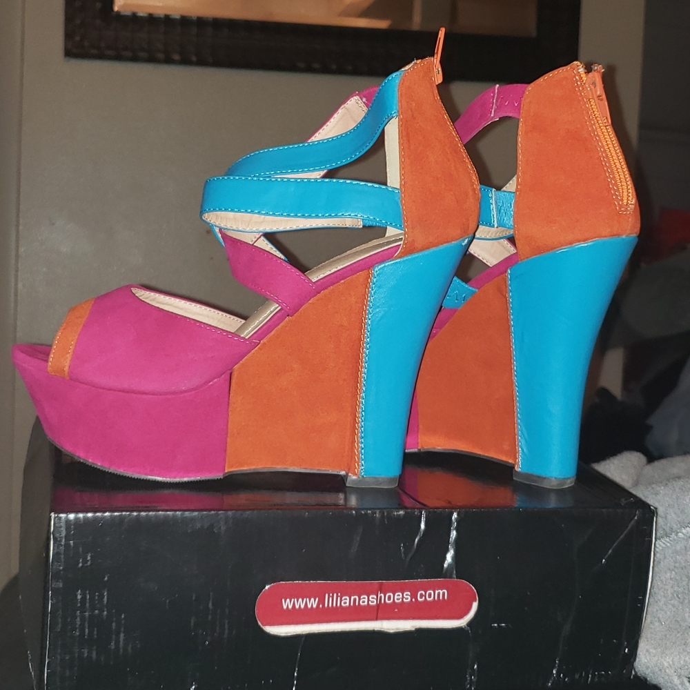 Color block wedge heels